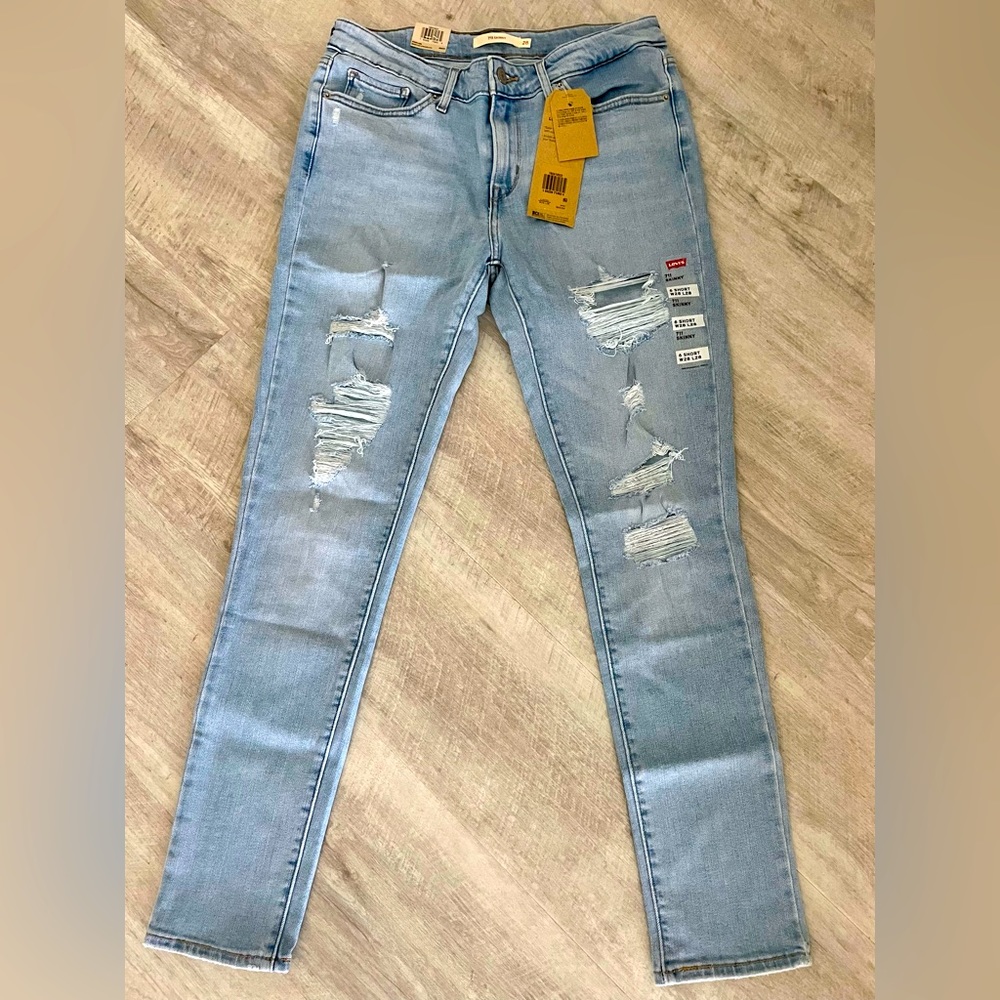 Levi’s 711 Skinny Jeans